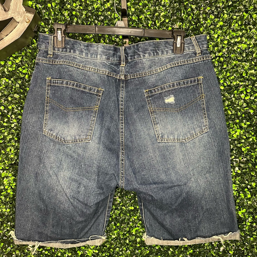 Jean shorts - Picture 2 of 3